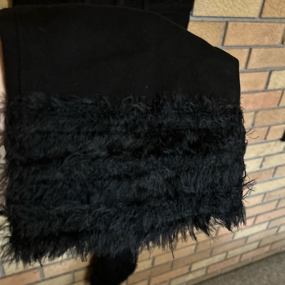 L’Agence Tati Fur Feather-Cuff High-Rise Crop Jeans Black Size 26 NWOT - Picture 6 of 9